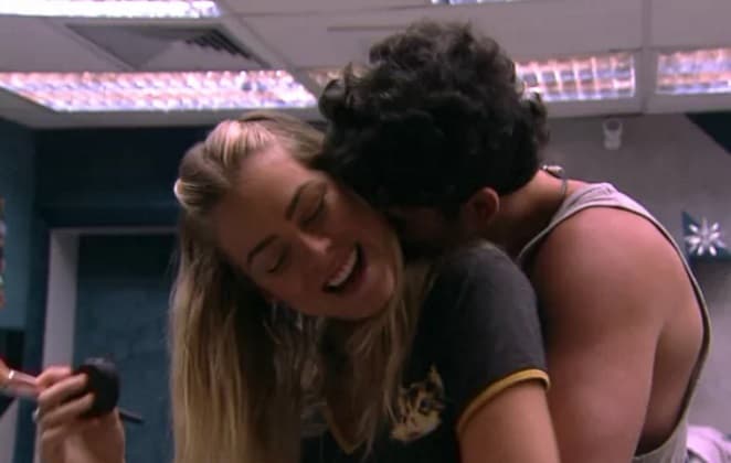 Fora da casa, ex-BBB's, Maycon e Isabella são vistos juntos e fãs acreditam eu uma possível reconciliação