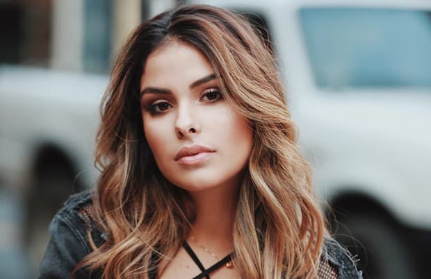 Após deixar de seguir o marido no Instagram, Munik Nunes aparece sem aliança e rumores sobre separação ganham forças