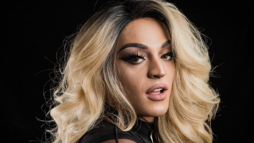Pabllo Vittar posa de cueca, impressiona internautas e ganha chuvas de elogios