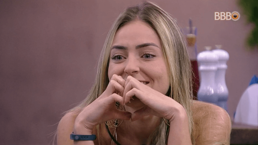 BBB19: Paula recebe mensagem da mãe e demonstra preocupação: "Minha mãe está brava"