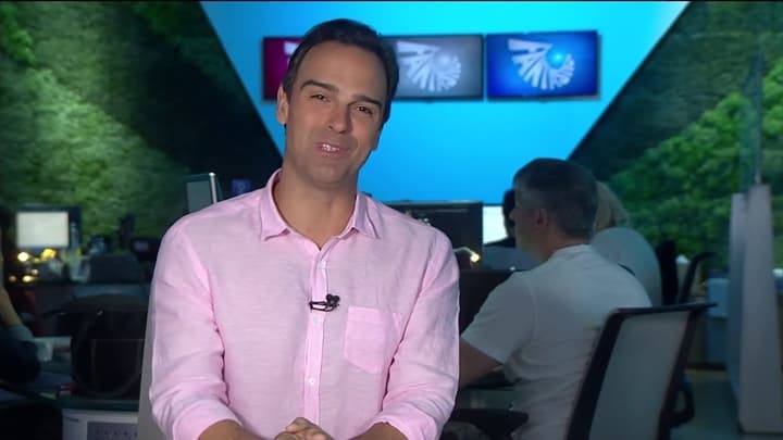 Tadeu Schmidt surpreende e revela que copiava colega da Globo no início da sua carreira