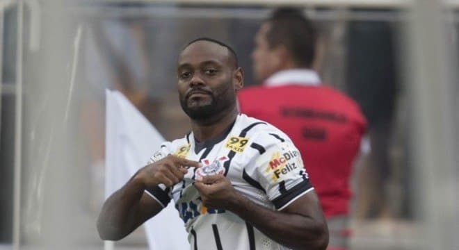 RedeTV! vai exibir jogo do Corinthians na Sul-Americana após Globo perder poder no futebol
