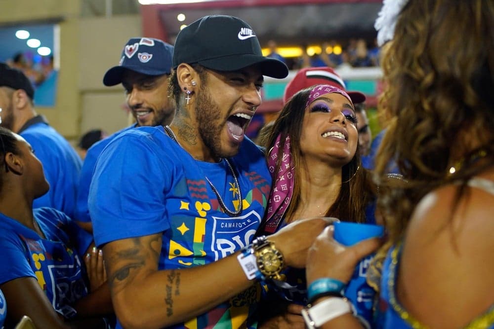 Flagrada com Neymar, Anitta abre o jogo sobre o jogador e dispara: "Não sou amiga da Marquezine"