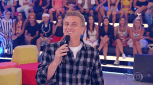 O apresentador Luciano Huck no Caldeirão (Foto: Reprodução/Globo)