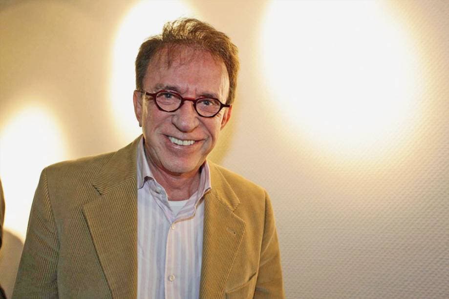 Abandonado pelo SBT após imensa carreira, Moacyr Franco se derrete em elogios à Globo