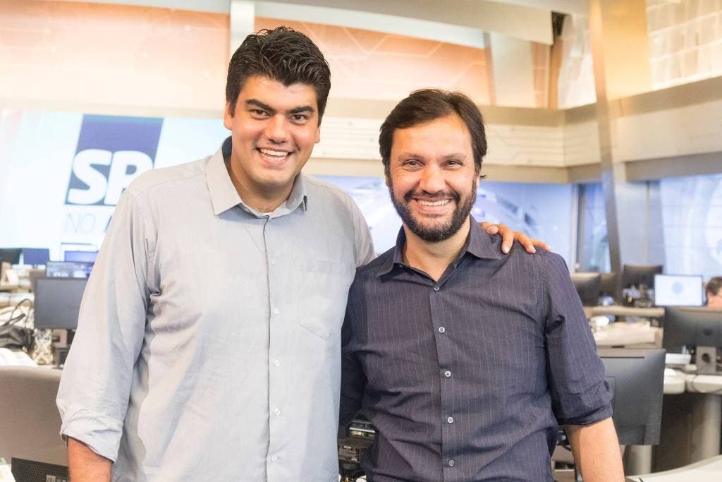 André Azeredo e o vice-presidente do jornalismo da Record, Antonio Guerreiro (Foto: Divulgação)