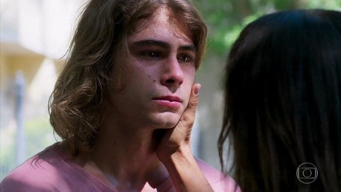 O noivo de Tatá Werneck, Rafael Vitti posa em foto sensual e choca fãs: "Cadê a Tata Werneck?"