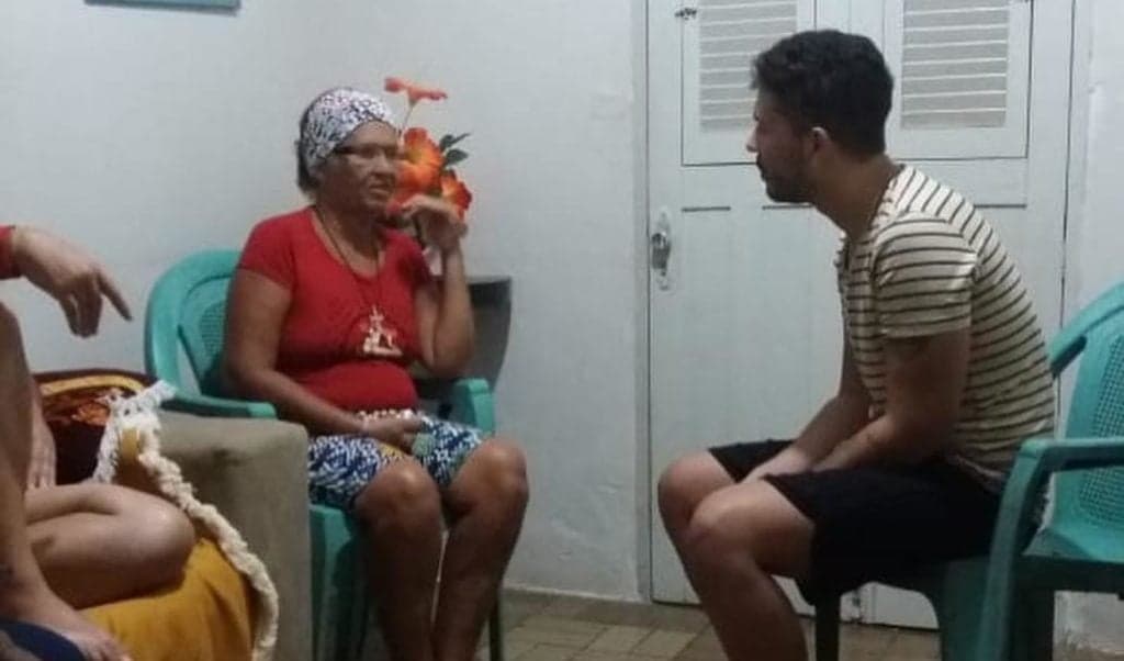 Após barraco por dinheiro, Carlinhos Maia tem reencontro emocionante com a mãe biológica