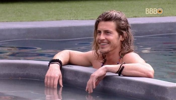 BBB19: Paula insinua que Elana esteja interessada no italiano que entrou no reality show