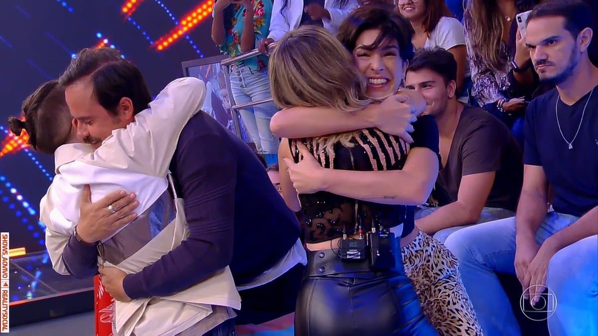 Sandy e Junior em prantos na Globo (Foto: Reprodução)