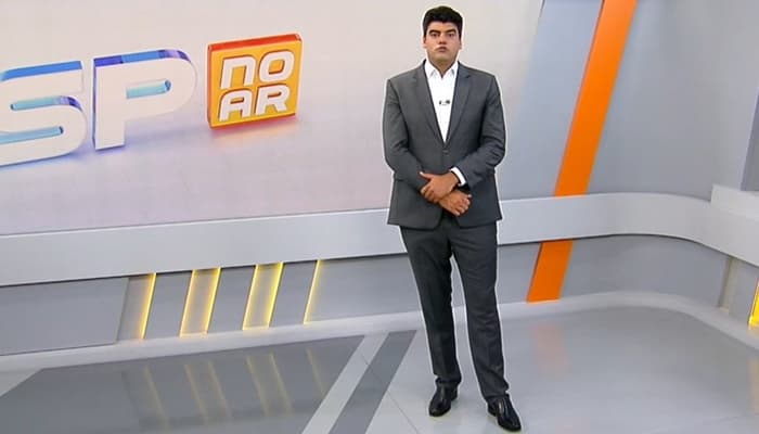 Aposta da Record, ex-Globo André Azeredo estreia no SP no Ar e perde para o SBT no ibope