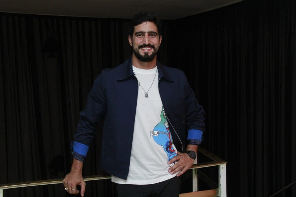 Ator da Globo, Renato Góes só quer ter filho com Thaila Ayala depois do casamento