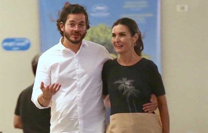 Fátima Bernardes vai ao cinema com Túlio Gadêlha e atitude do deputado chama atenção