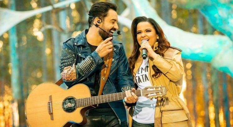 O casal sertanejo Maiara e Fernando Zor cantam música da dupla Sandy&Júnior e fãs disparam: "Deixou a Sandy no chinelo"