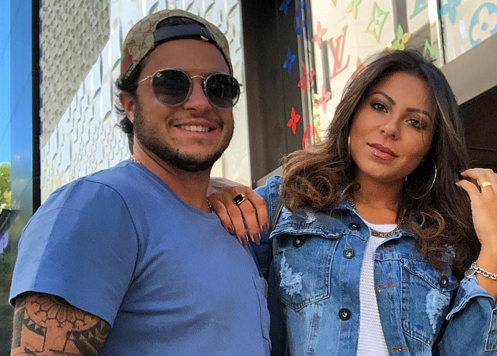 Thammy Miranda aplica injeções para esposa engravidar e choca com procedimento