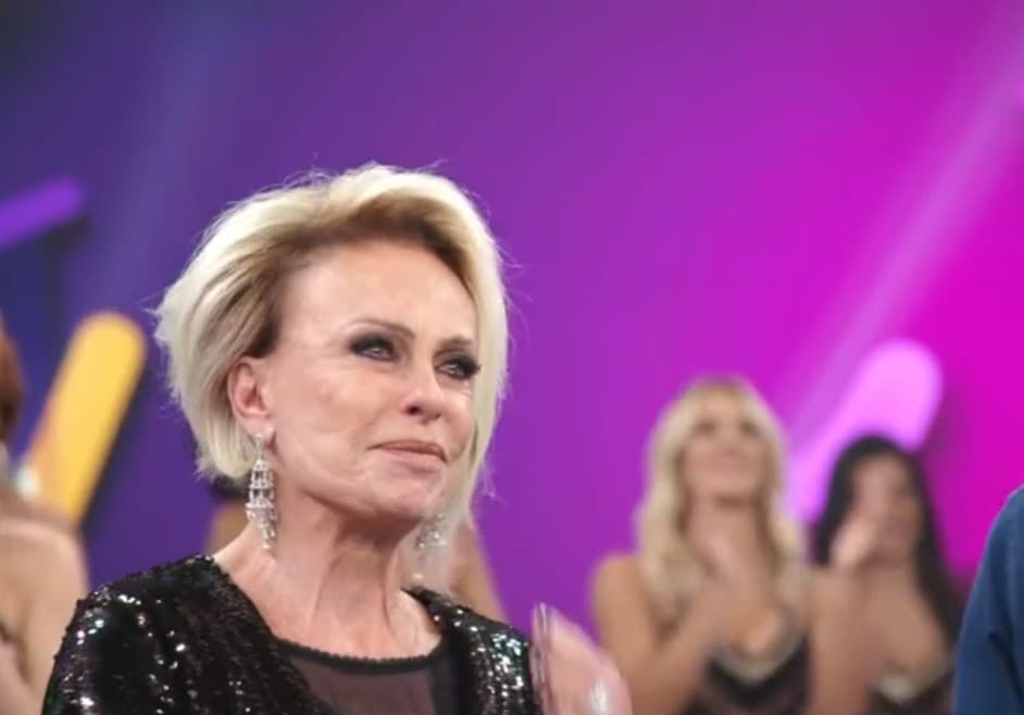 Ana Maria Braga cai em pegadinha ao vivo e momento a faz cair no choro