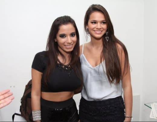 Anitta sofre ataque nas redes sociais após admitir que beijou Neymar "fura-olho"