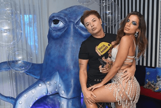 David Brazil exibe bumbum de Anitta em vídeo sem a cantora saber e gera repercussão