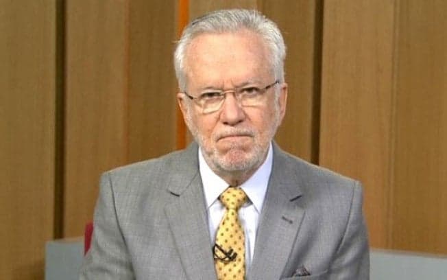 Após polemizar com frase sobre assédio, Alexandre Garcia publica indireta: "Maldade"