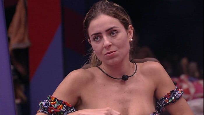 BBB19: Paula se revolta e rebate sister: "Não falo mal dos outros"