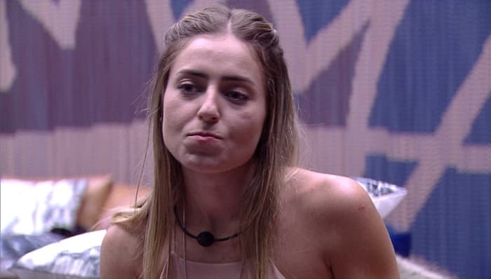 Subindo pelas paredes, Paula pede pela entrada de seis homens no BBB19
