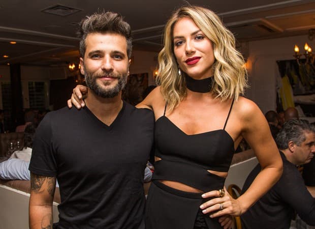 Em meio à polêmicas, Bruno Gagliasso comemora 10 anos de união com Giovanna Ewbank: "Melhores da vida"