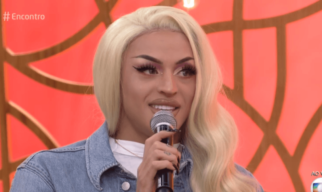 Pabllo Vittar fala sobre sua proximidade com Deus no programa Encontro