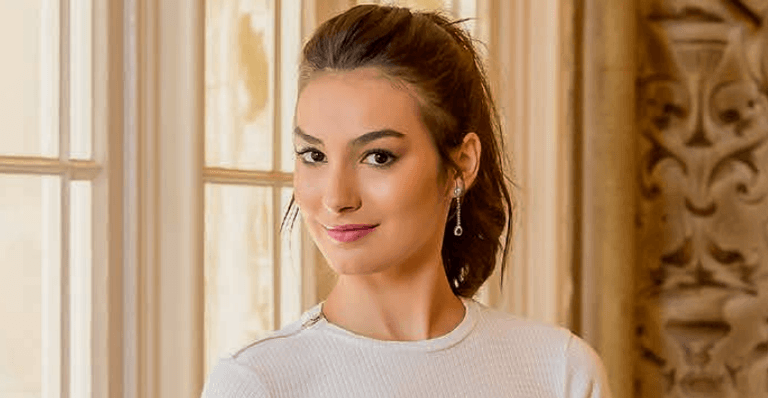 Amiga de Bruna Marquezine, Marina Moschen abre jogo sobre feminismo e namoro