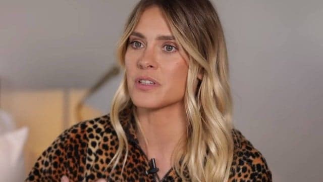 Morena? Carolina Dieckmann muda o visual e deixa fãs eufóricos com resultado
