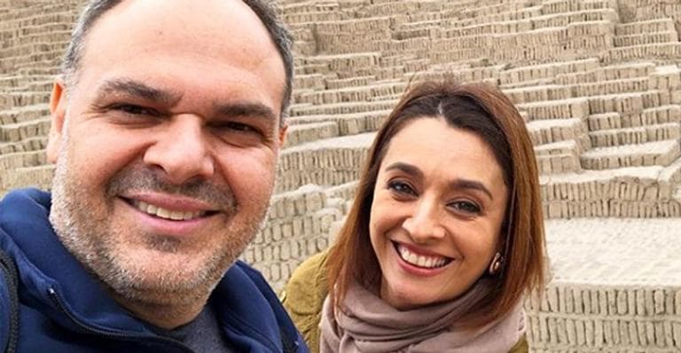 Apaixonada, Catia Fonseca faz declaração romântica para o marido: "Meu amor"