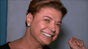 O promoter David Brazil causou polêmica ao reproduzir cena sexy ao lado de famoso cantor e levou web à loucura (Foto: Divulgação)