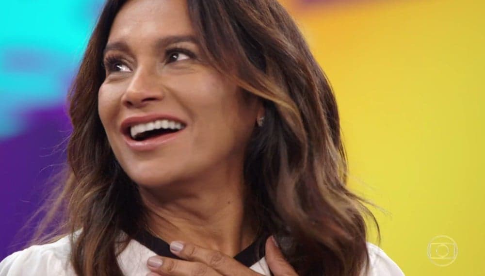 Dira Paes é surpreendida com fala do filho em homenagem no Faustão e choca com a sinceridade