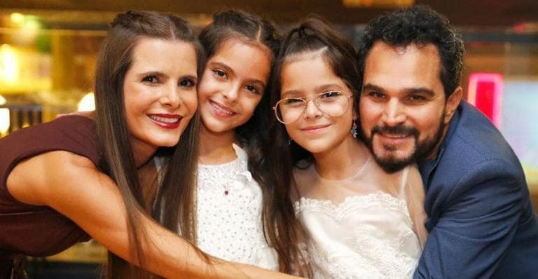 Luciano Camargo ostenta sala de cinema gigante em sua mansão e surpreende com luxo