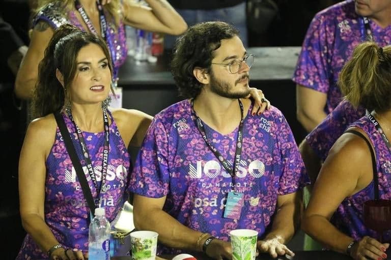 Após boatos de separação, Fátima Bernardes é flagrada em clima quente com Túlio Gadelha e clique espanta por detalhe