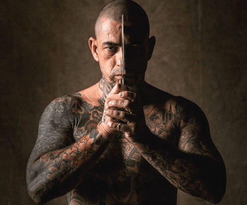 Após cirurgia, Henrique Fogaça volta ao trabalho e grava o reality Masterchef