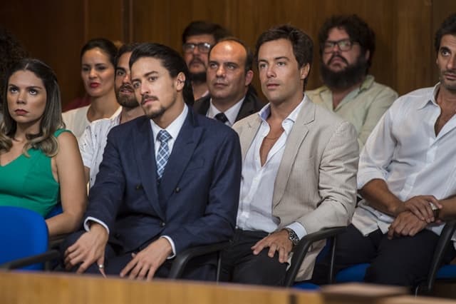 Jerônimo (Jesuíta Barbosa) observa da plateia o julgamento de João (Rafael Vitti) (Foto: Globo/João Cotta) Jerônimo (Jesuíta Barbosa) observa da plateia o julgamento de João (Rafael Vitti) (Foto: Globo/João Cotta)