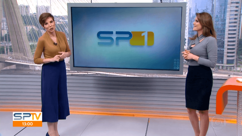 Jornalista da Globo se atrapalha ao vivo, erra nome de apresentadora e fica constrangida: "Desculpa"