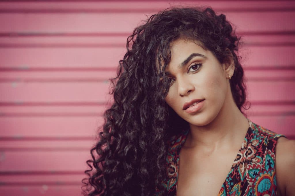 Elana do BBB19 vira atriz e revela que até agora não beijou: 'Esperando'
