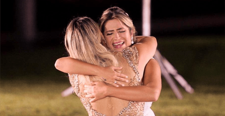 Jéssica Costa, filha do cantor Leonardo, passa nervoso durante casamento