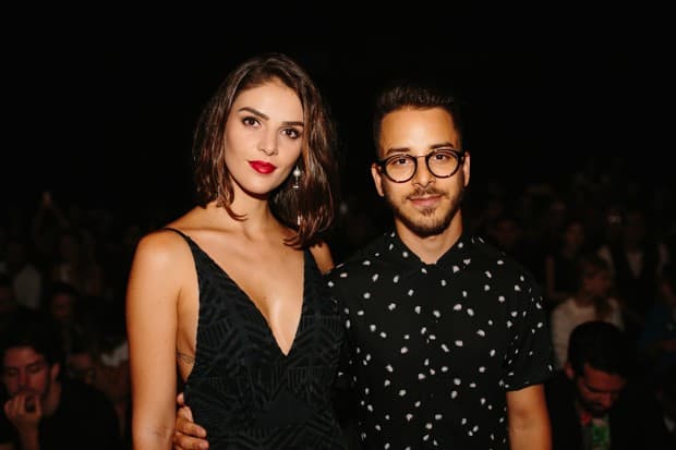 Esposa do Junior é bombardeada nas redes sociais por causa do show do Sandy e Junior e se desespera