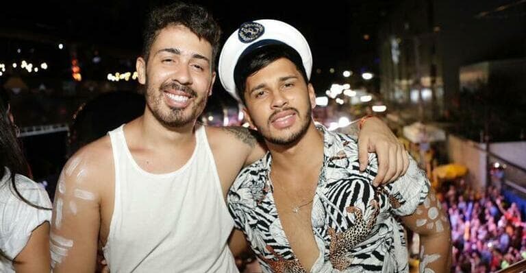Carlinhos Maia se casa em Salvador com o noivo e surpreende todo mundo