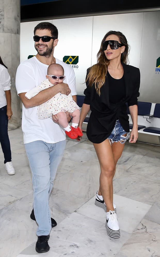 Duda Nagle, Zoe e Sabrina Sato em aeroporto (Foto: Reprodução) Duda Nagle, Zoe e Sabrina Sato em aeroporto (Foto: Reprodução)