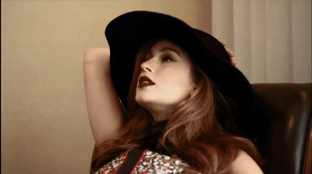 Marina Ruy Barbosa posta foto sensual e choca a web