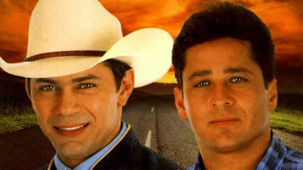 Filhos de cantor Leandro, da dupla com Leonardo, postam foto juntos e semelhança com o pai impressiona