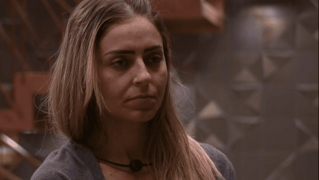 BBB19: Paula fica irritada e discute com Hariany: "Está se achando"