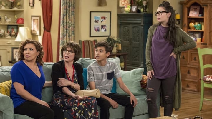 Netflix cancela série One Day at a Time e fãs brasileiros fazem campanha no Twitter para empresa voltar atrás