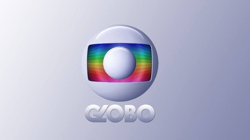 Atores da Globo caem na farra e se encontram em badalada festa de Salvador; confira