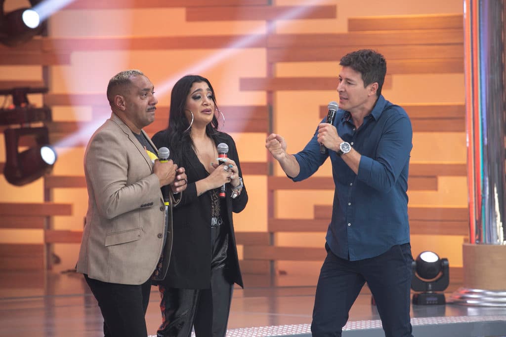 Rodrigo Faro lança a filha de Tiririca como cantora no Hora do Faro