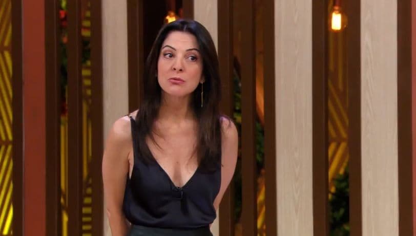 Ana Paula Padrão surge só de biquíni e deixa seguidores surpresos com o corpo sarado