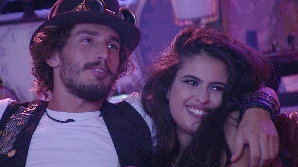 Após darem fora um no outro, Hana e Alan surgem em momento romântico após o BBB 19